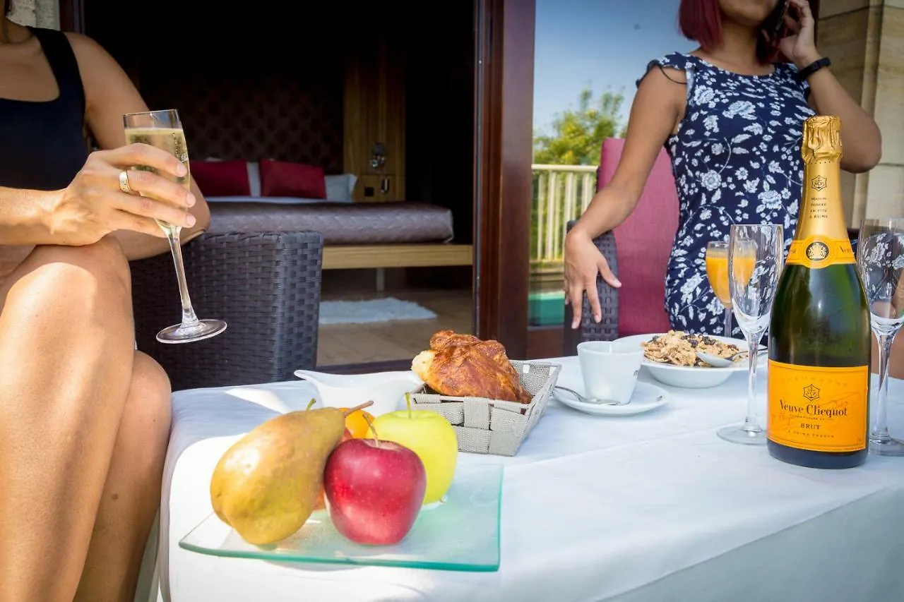 Bed & Breakfast Le Manoir Du Prince De Liege Bed and Breakfast Bruxelles