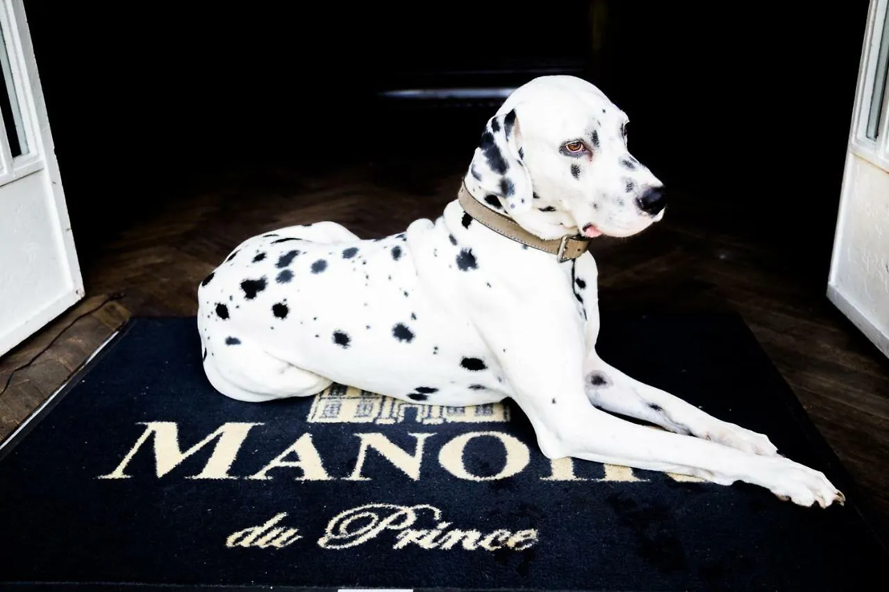 לינה וארוחת בוקר בריסל Le Manoir Du Prince De Liege בלגיה