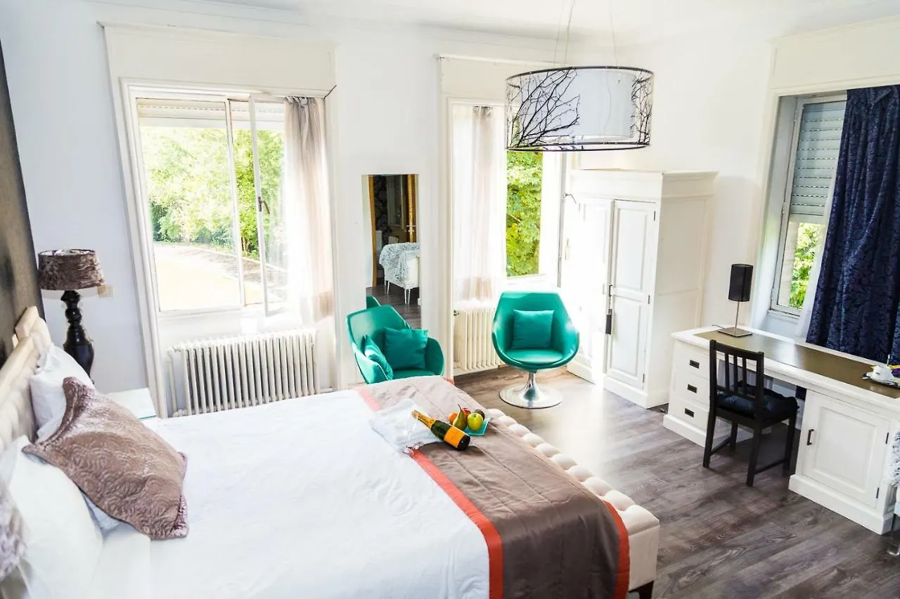 ****  לינה וארוחת בוקר בריסל Le Manoir Du Prince De Liege בלגיה