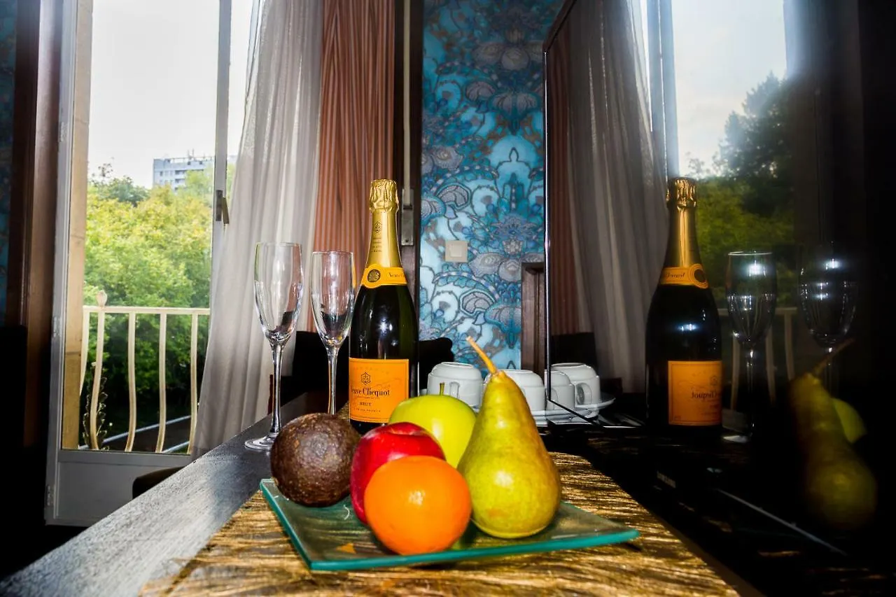 לינה וארוחת בוקר בריסל Le Manoir Du Prince De Liege